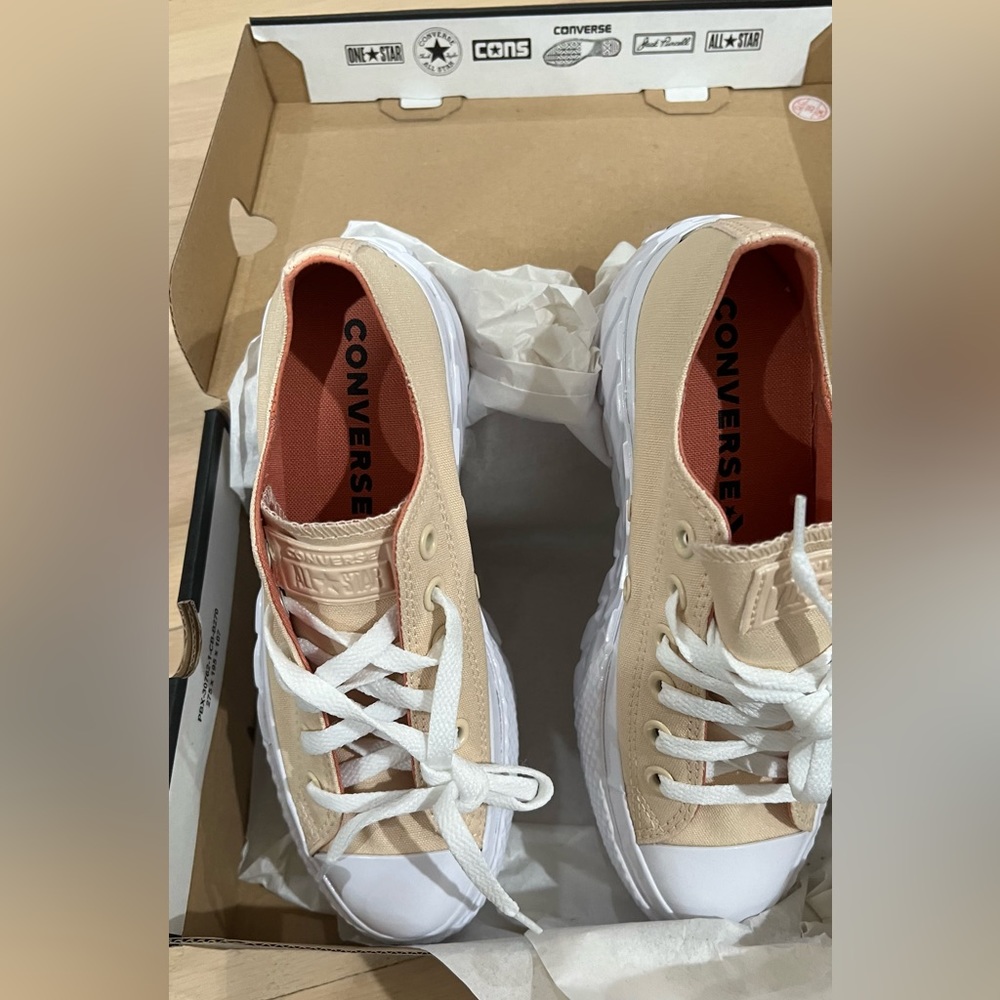 Platform Converse sneakers
